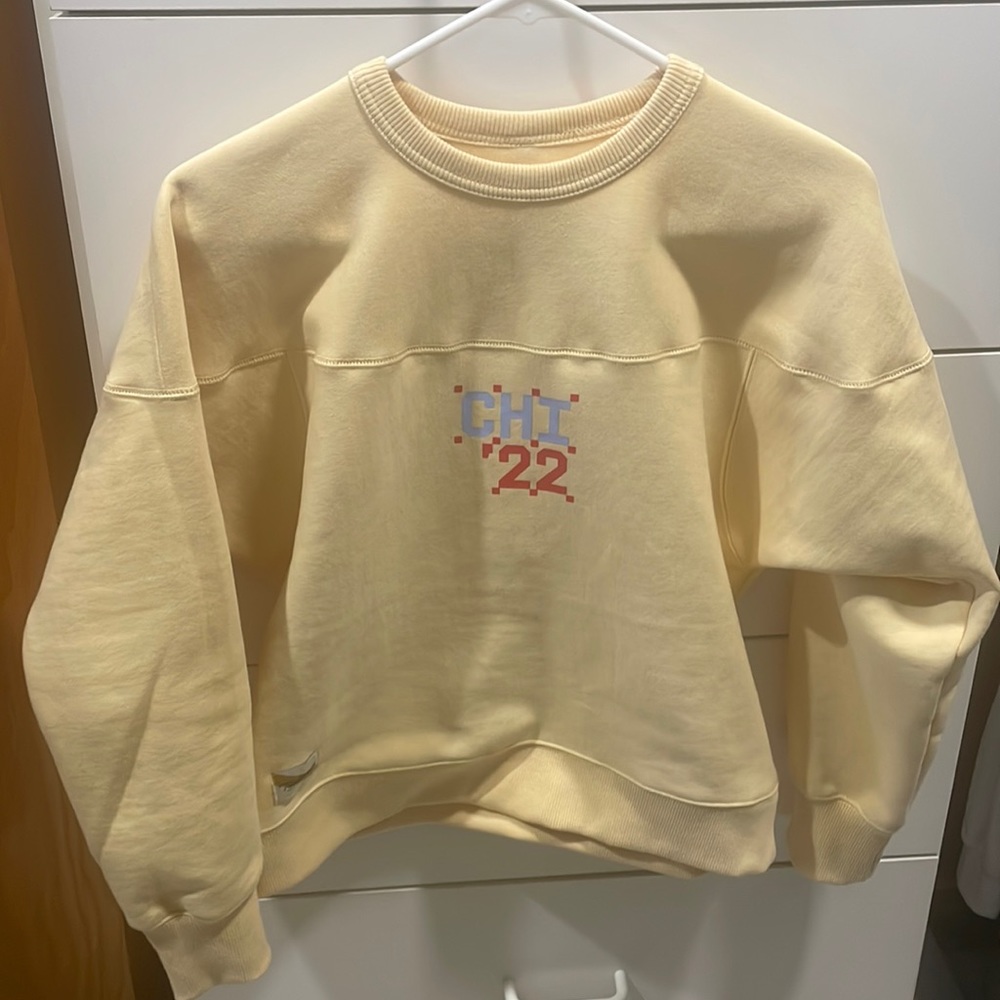 Tracksmith Chicago 22 sweatshirt